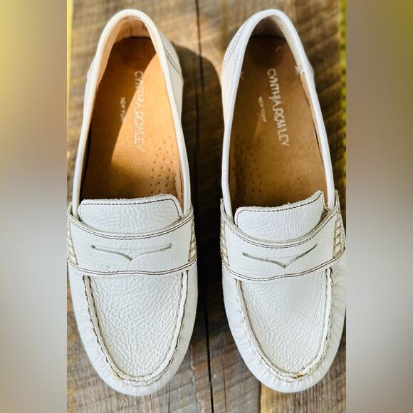Cynthia Rowley Squeeze| White/Cream Leather Slip-On Loafers. Size 6M. NEW - Picture 6 of 7